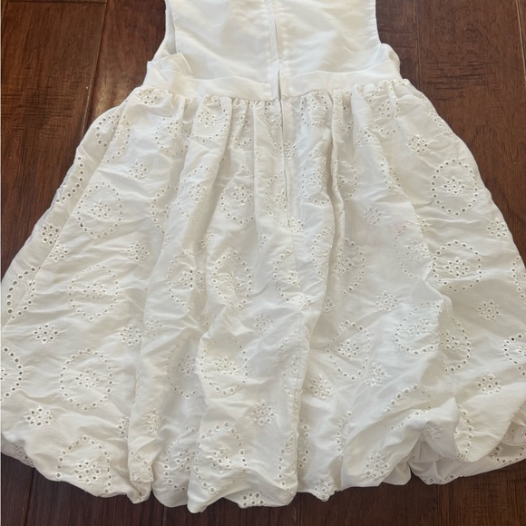 Hartstrings White - Picture 3 of 3